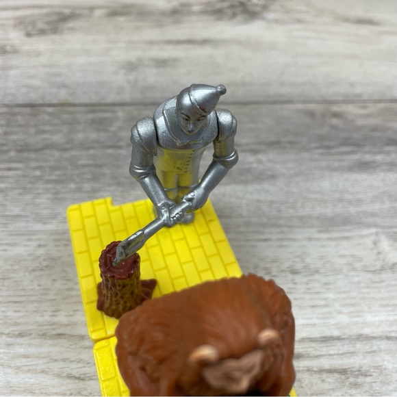 Wizard of Oz  Tin Man Lion Blockbuster 1997 Movable Toys Lot - Picture 8 of 9